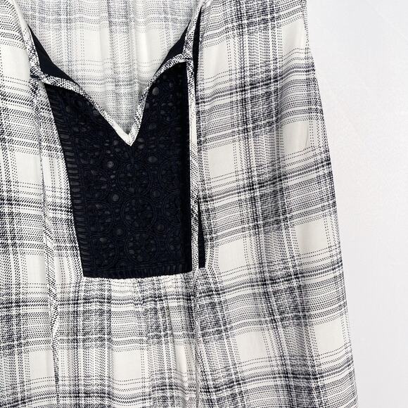 DR2 Womens Medium M White Black Windowpane Plaid Sleeveless Tassel Blouse Top - Picture 5 of 8